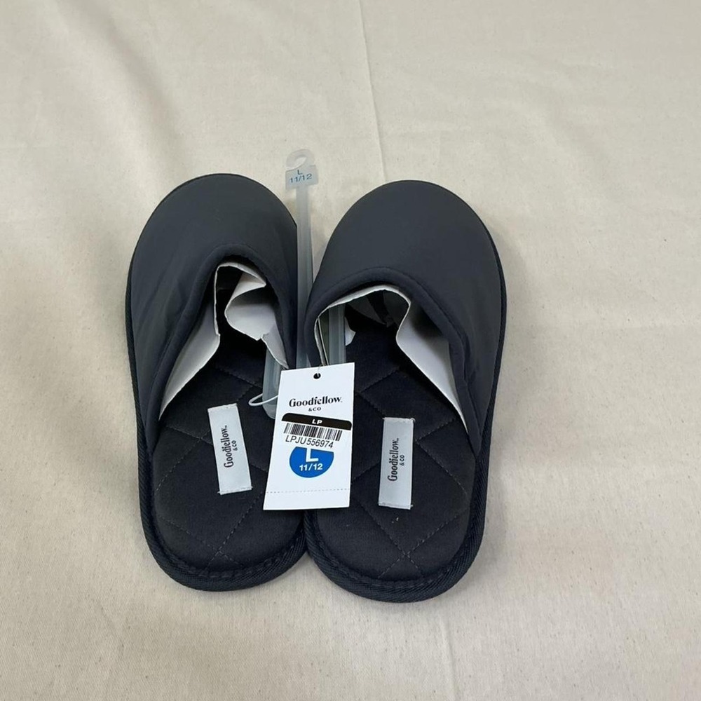 Goodfellow & Co black house slippers